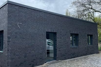 Graue Klinkerriemchen auf einem modernem Haus 